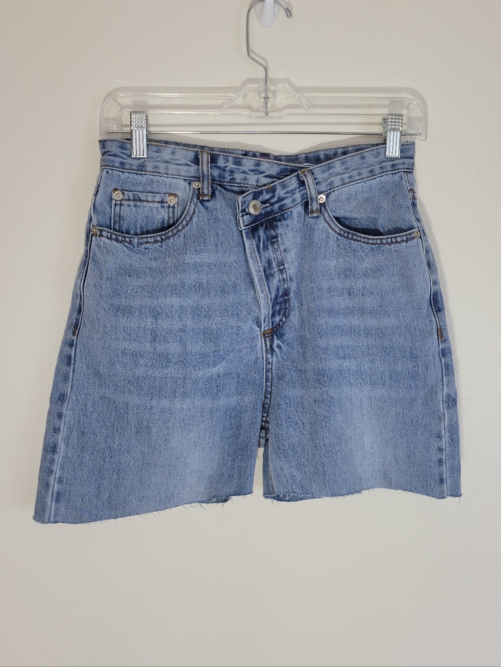 EDIKTRED WOMEN SIZE S Light Wash Denim Cutoff Shorts Distressed Denim
